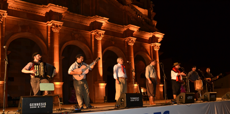 Programação prossegue com a Rústica Noturna e Show da Família Maicá